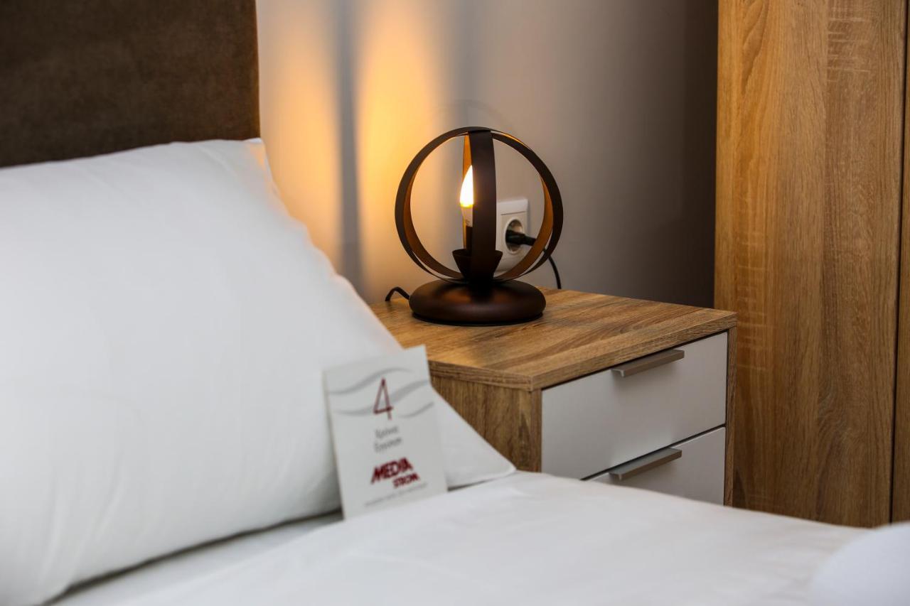 Stella Boutigue Rooms Néa Péramos Екстериор снимка